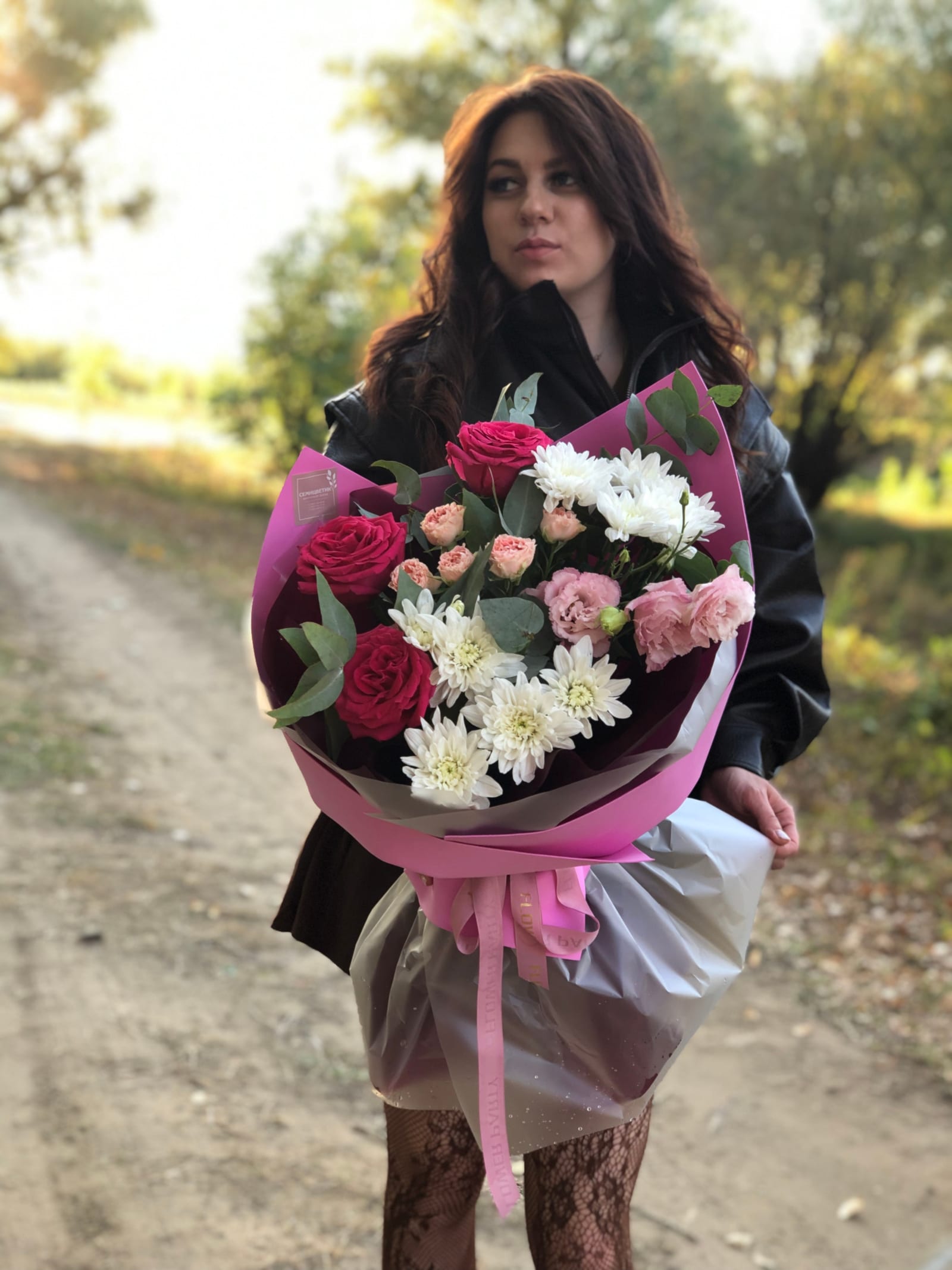 Сборный букет с яркими акцентами